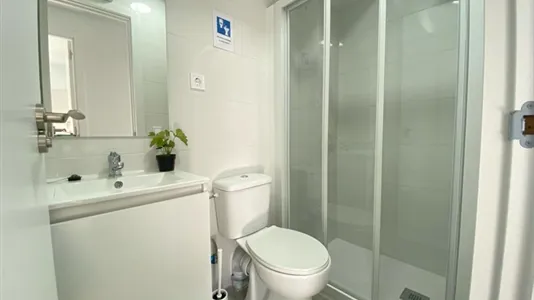 Rooms in Adaro - photo 6