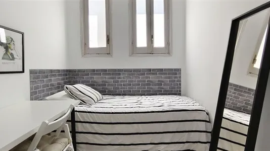 Rooms in Madrid Centro - photo 4