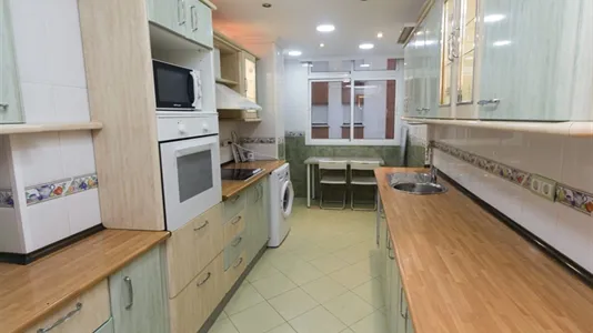 Rooms in Málaga - photo 4