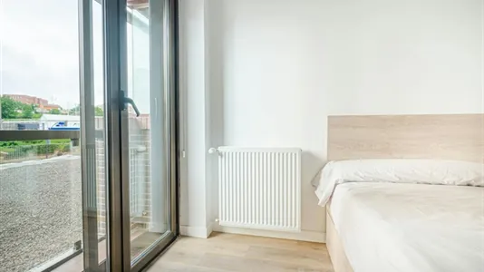 Rooms in Oviedo - photo 5