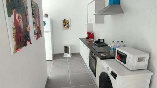 Rooms in El Prat de Llobregat - photo 8