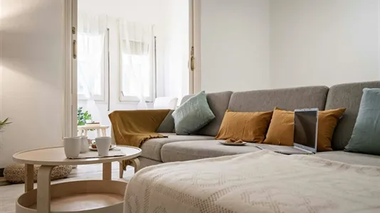 Rooms in Barcelona Ciutat Vella - photo 3