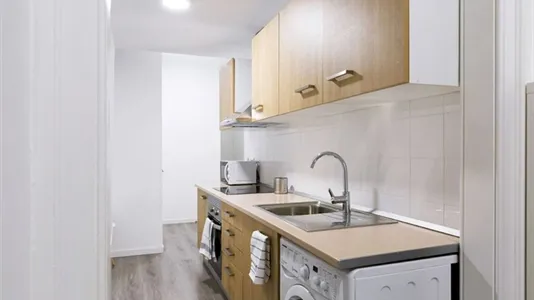 Rooms in Barcelona Eixample - photo 7