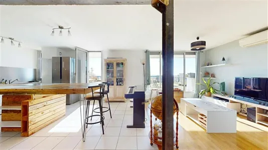 Apartments in Nîmes - photo 3
