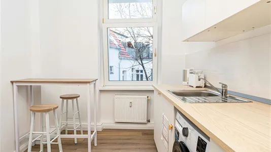 Rooms in Berlin Friedrichshain-Kreuzberg - photo 9