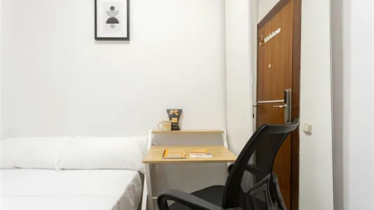 Rooms in Barcelona Gràcia - photo 4