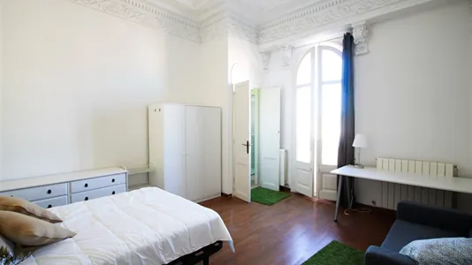 Rooms in Barcelona Sants-Montjuïc - photo 5
