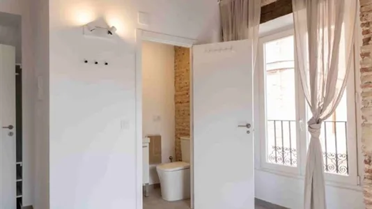 Rooms in Valencia Ciutat Vella - photo 9