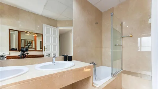 Rooms in Valencia L'Eixample - photo 10