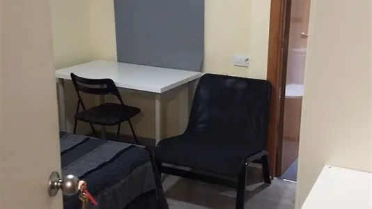 Rooms in Barcelona Ciutat Vella - photo 8