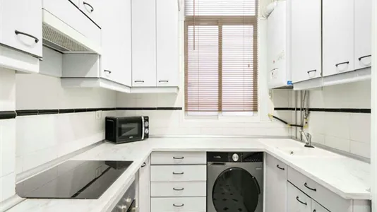 Rooms in Madrid Centro - photo 10