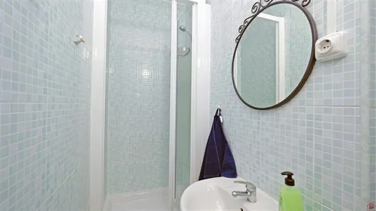 Rooms in Barcelona Ciutat Vella - photo 10