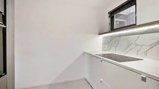 Apartments in Amsterdam Centrum - photo 2