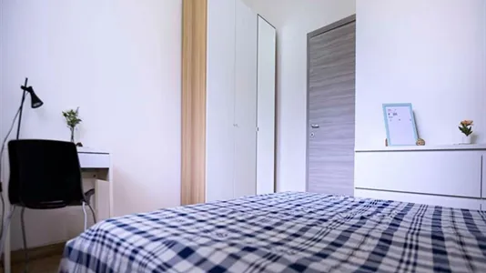 Rooms in Milano Zona 8 - Fiera, Gallaratese, Quarto Oggiaro - photo 5
