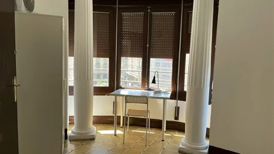 Rooms in Barcelona Ciutat Vella - photo 4