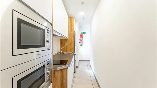 Rooms in Madrid Centro - photo 6