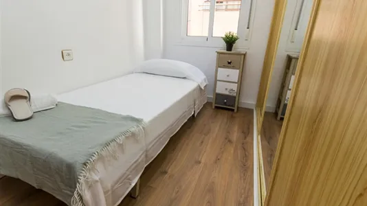 Rooms in Málaga - photo 4