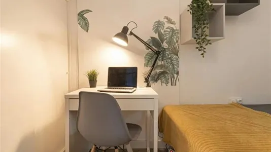 Rooms in Barcelona Ciutat Vella - photo 4