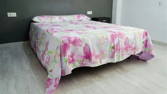 Rooms in el Camí de Vera - photo 5