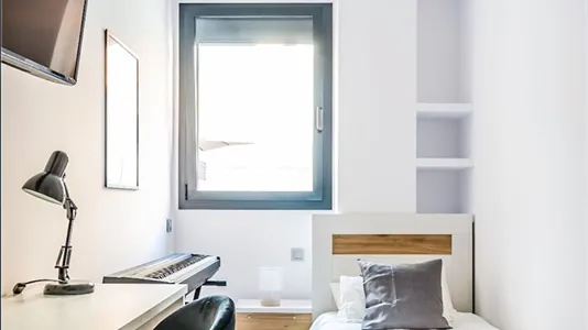 Rooms in Barcelona Sants-Montjuïc - photo 3