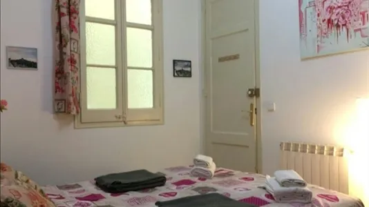 Rooms in Barcelona Ciutat Vella - photo 2