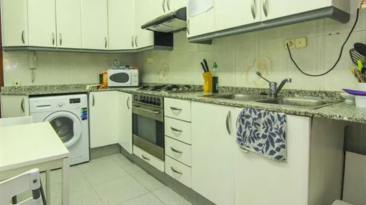 Rooms in Valencia Ciutat Vella - photo 8