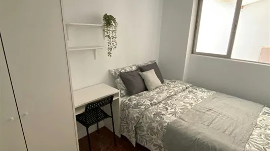 Rooms in Manises - photo 1