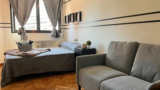 Rooms in Madrid Retiro - photo 7