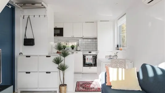 Houses in Huddinge - photo 1