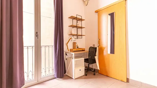 Apartments in Barcelona Ciutat Vella - photo 4