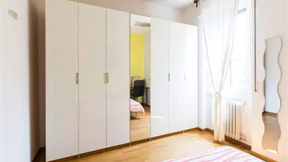 Room for rent in Milano Zona 6 - Barona, Lorenteggio, Milan