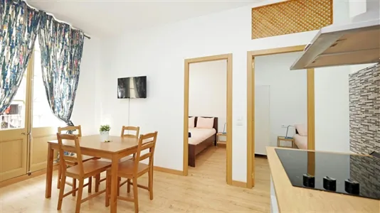 Rooms in Barcelona Ciutat Vella - photo 8