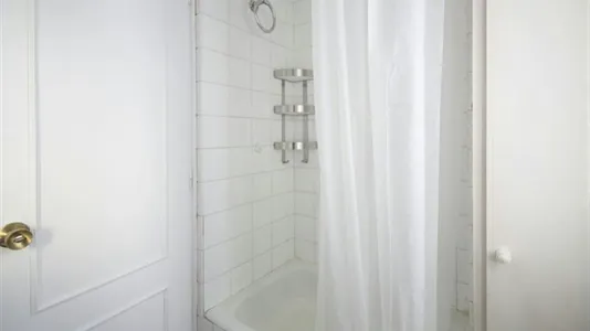 Rooms in Madrid Chamartín - photo 8