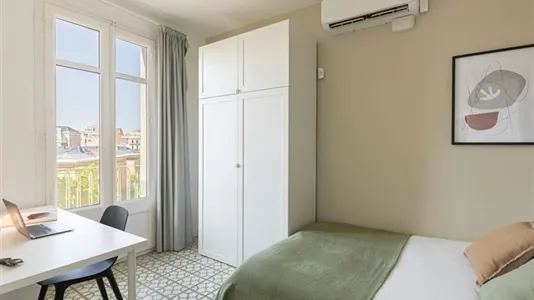Rooms in Barcelona Eixample - photo 4