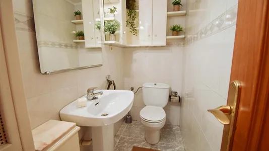 Rooms in Lleida - photo 9