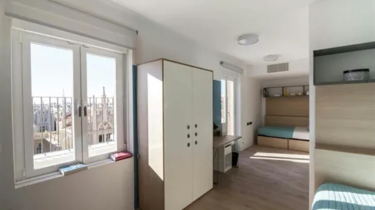 Rooms in Madrid Salamanca - photo 1