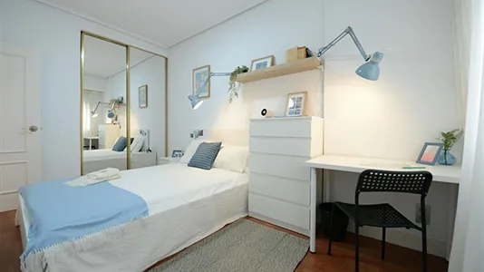 Rooms in Bilbao - photo 4