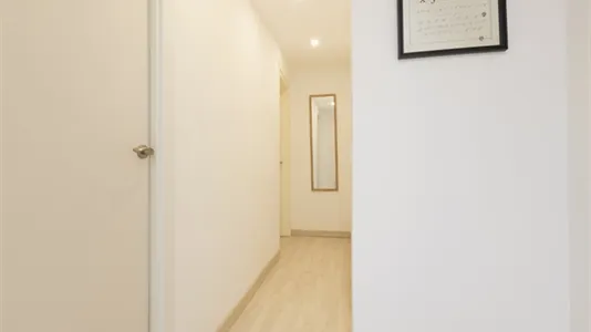 Rooms in Barcelona Ciutat Vella - photo 10