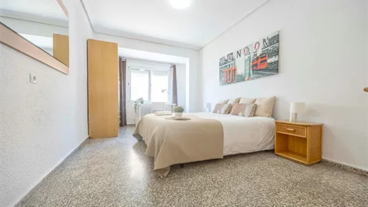 Rooms in Tavernes Blanques - photo 1