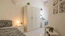 Room for rent, Padua, Veneto, &lt;span class=&quot;blurred street&quot; onclick=&quot;ProcessAdRequest(7735768)&quot;&gt;&lt;span class=&quot;hint&quot;&gt;See streetname&lt;/span&gt;[xxxxxxxxxxxxx]&lt;/span&gt;