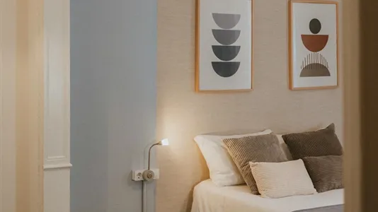 Rooms in Barcelona Ciutat Vella - photo 5