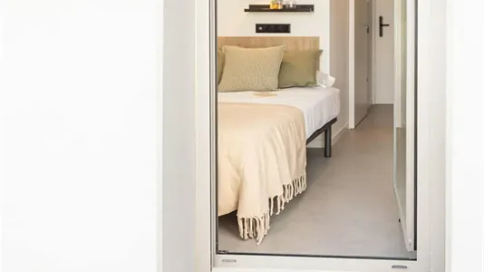 Rooms in Los Bermejales - photo 8