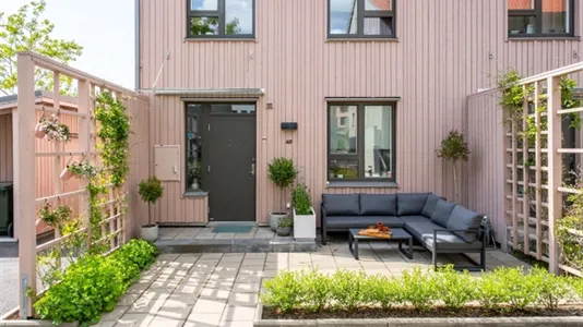 Houses in Norra hisingen - photo 1