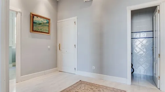 Rooms in Madrid Centro - photo 9