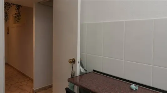 Rooms in Barcelona Ciutat Vella - photo 5