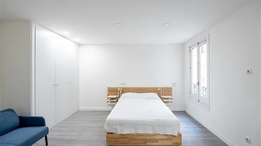 Rooms in Madrid Centro - photo 6