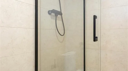 Rooms in Barcelona Sant Martí - photo 9