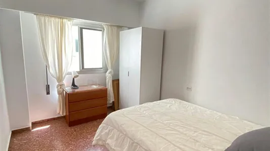 Rooms in la Fontsanta - photo 4