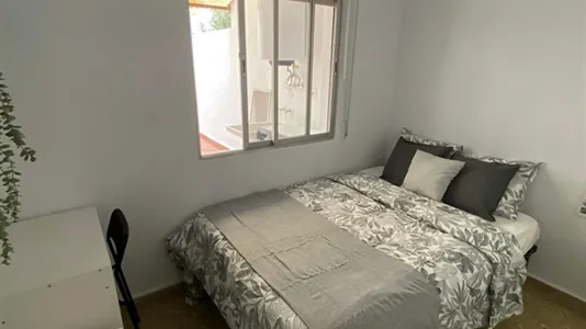 Rooms in Manises - photo 1