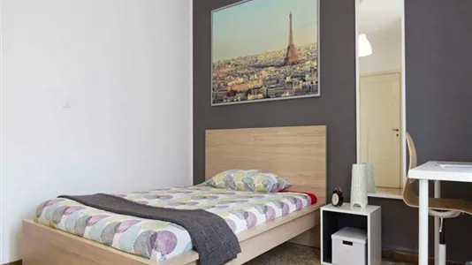 Rooms in Milano Zona 8 - Fiera, Gallaratese, Quarto Oggiaro - photo 2